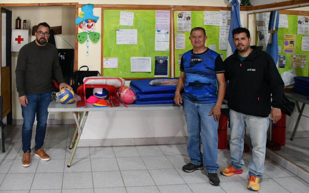 Esquel: El municipio realizó la entrega de elementos en la sede del barrio Jorge Newbery