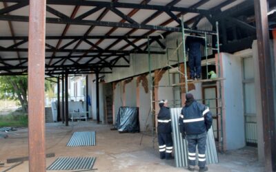 Esquel: La Municipalidad realiza obras de mejoras en la Escuela Experimental N° 2005