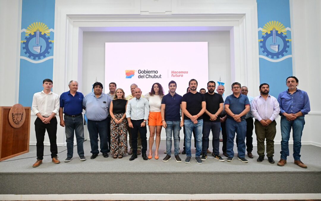 Taccetta acompañó al gobernador Torres en la firma del consenso fiscal