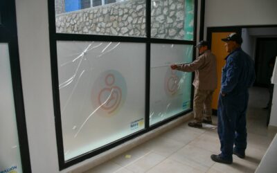 Esquel: Avanzan los trabajos de remodelación de ingresos en el Natatorio Municipal N° 2