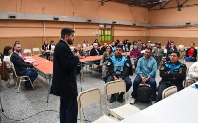 Prevención digital en Esquel: brindaron charla sobre cibercrimen y cuidado en el uso de tecnologías
