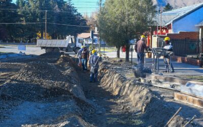 Esquel avanza con obras de cordón cuneta en distintos barrios de la ciudad