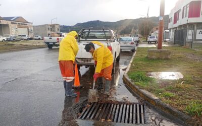 Esquel: El municipio intensifica la limpieza de pluviales y alcantarillas para prevenir acumulación de agua