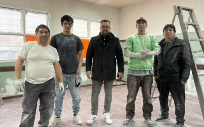 Esquel: El municipio y la provincia realizan trabajos de pintura y mantenimiento en la Escuela N° 210 del barrio Badén