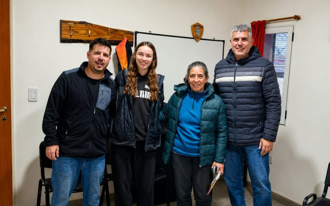 Esquel: El municipio acompaña a Olivia Conesa en su preparación para el Mundial U20 de Atletismo
