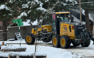Esquel: El municipio continúa con el operativo invernal de limpieza y despeje de nieve en distintos barrios