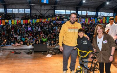 Más de 4000 personas participaron del gran festejo por el Día de las Infancias en el Gimnasio Municipal