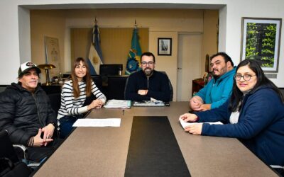 Taccetta realizó entrega de aportes económicos a productores y emprendedores de Esquel